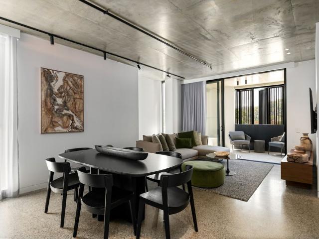 LUXURIOUS TOWNHOME FULLY FURNISHED