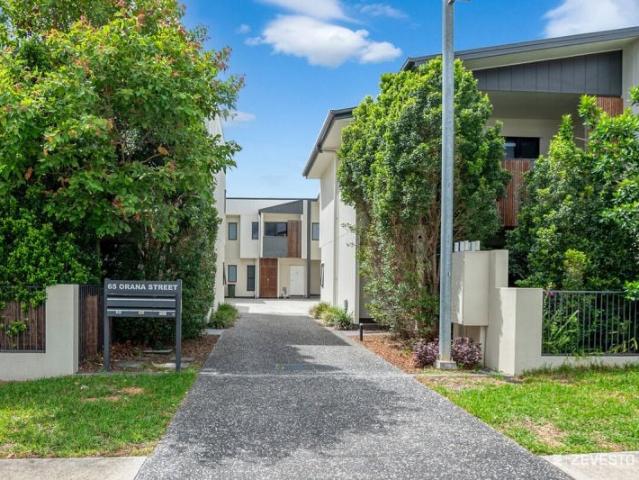 Luxurious Townhouse for Rent in Carina