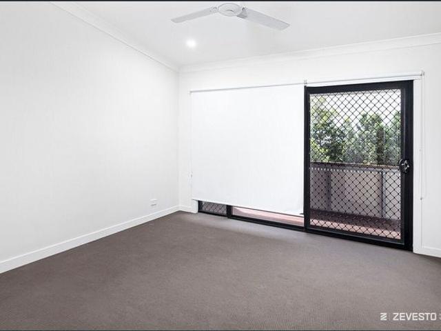 Luxurious Townhouse for Rent in Carina