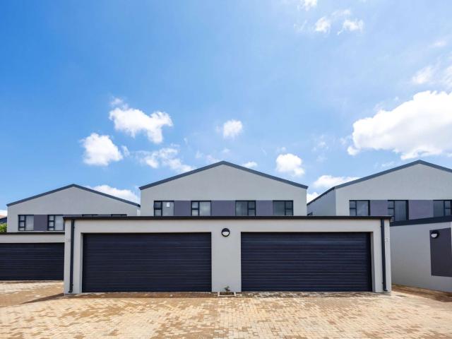 Luxurious Townhouse for Rent Prepare to be captivated by a residence that seamlessly merges comfort and convenience