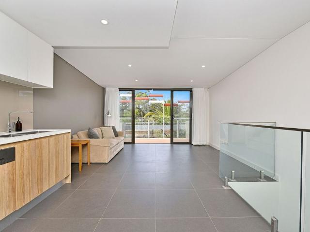 Luxurious Townhouse With A View!