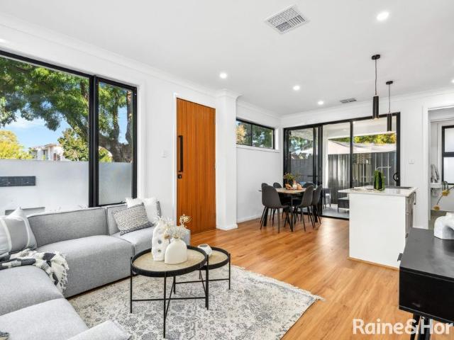 Luxurious Townhouses for Lease!
