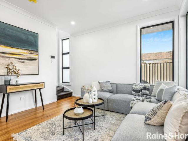 MODERN, NEAR NEW 3 BEDROOM FAMILY HOME!