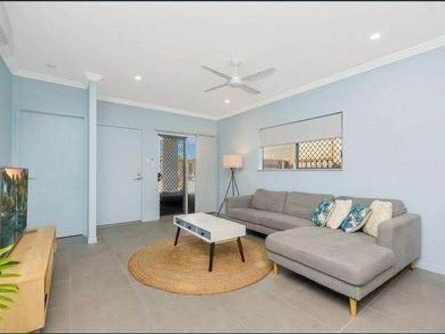 Luxurious Three Bedroom Home in Oonoonba