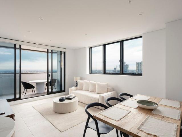 LUXURIOUS TWO BEDROOM IN PARRAMATTA CBD!
