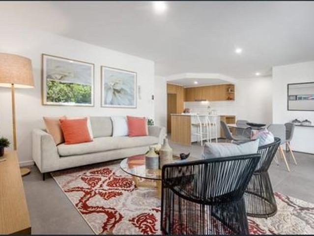Luxurious Two Bedroom Unit in Brisbane's Most Desirable Suburb