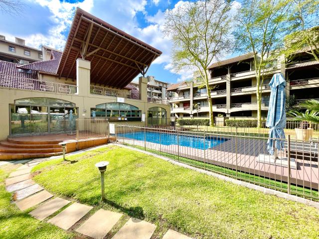 Luxurious Urban Living at 77 Grayston!