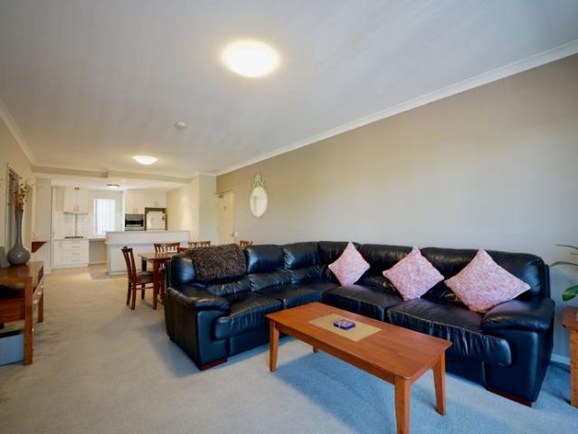 LUXURIOUSLY APPOINTED CORPORATE RESIDENCE