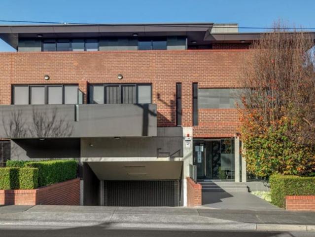 Luxuriously Appointed in Superb Location with Breathtaking City Views