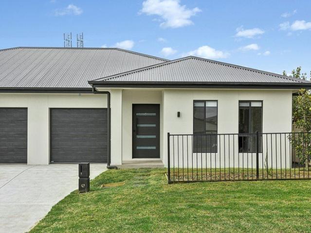 Luxuriously appointed low maintenance villa