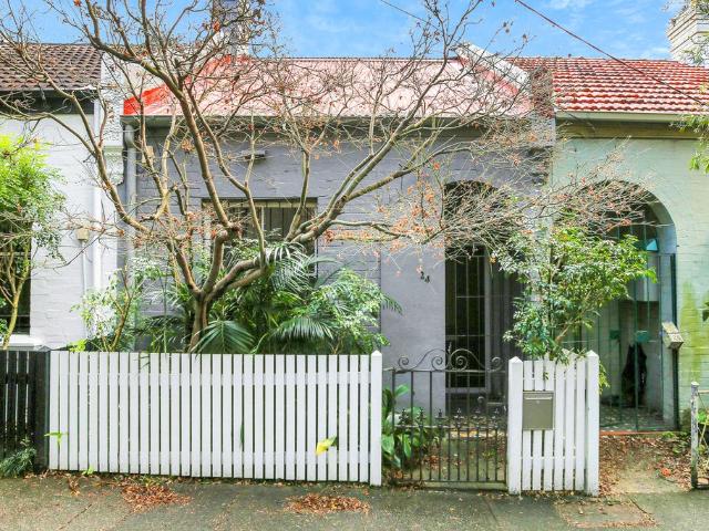 Luxuriously Designed, Tastefully Renovated, Stylish and Sun Kissed Executive Style Family Home in a Blue Ribbon Location, Pet Friendly