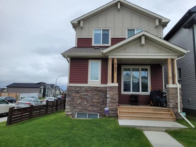 luxuriously Finished 4 Bed, 3.5 Bath Home in Livingstone NW