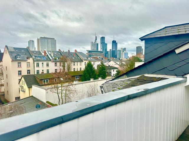 Luxuriously Furnished 2 Room Apartment with Terrace & Skyline View in Best Location Frankfurts, Frankfurt Amsterdam Apartments for Rent