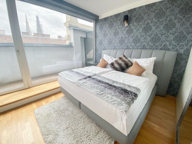 LUXURIOUSLY FURNISHED SERVICED APARTMENT VOTIV PARK