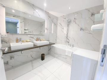 LUXURIOUSLY FURNISHED SERVICED APARTMENT – VOTIV PARK, Vienna Amsterdam Apartments for Rent
