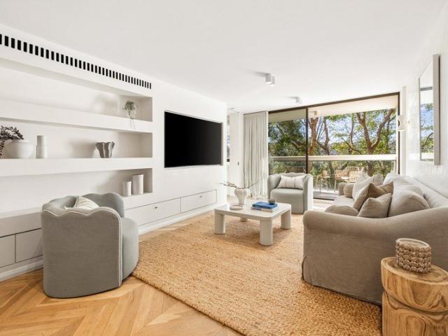 Luxuriously Renovated Apartment with Timeless Designer Finishes