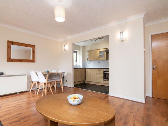 Luxury 3 Bed Canal Side Flat | Whole Property Let