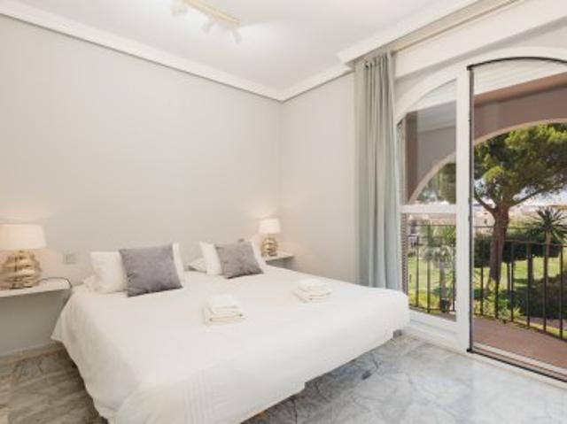 Luxury 3 bed beachfront penthouse with sea views in Bahía de Marbella
