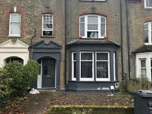 Luxury 3 Bed Garden Flat All Ensuite Brockley