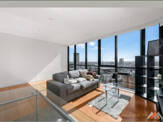 LUXURY 3 BEDROOM APARTMENT WITH DARLING HARBOUR VIEWS!