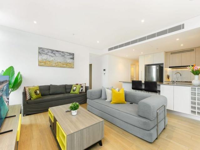 Luxury 3 Bedroom Apartment with Stunning Water Views – Rhodes