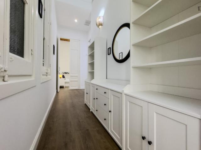 Luxury 3 Bedroom Apartment close to Cathedral of Barcelona
