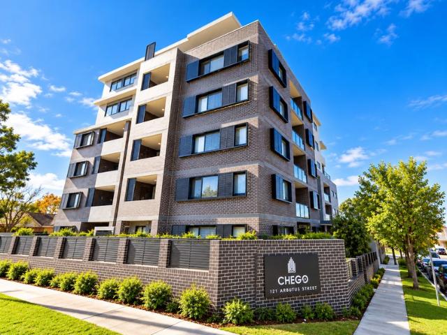 LUXURY 3 BEDROOM APARTMENT FOR RENT
