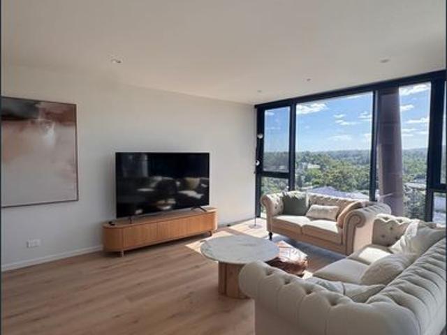 Luxury 3 Bedroom Apartment for Rent at the centre of Indooroopilly