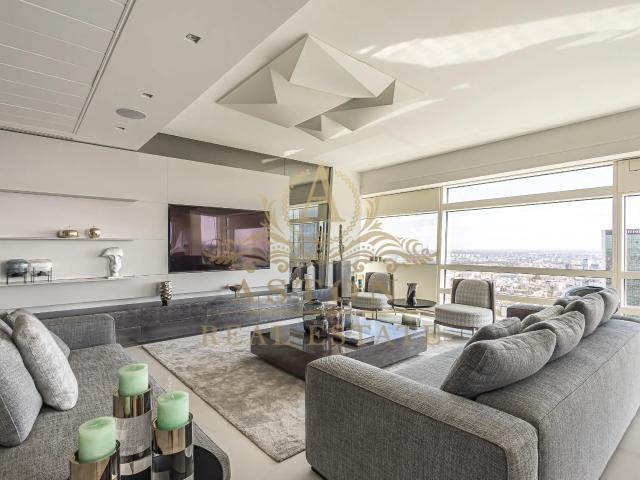 Luxury 3 bedroom apartment on Złota 44