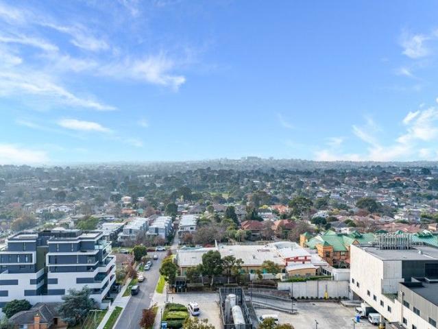 Luxury 3 Bedroom Corner Residence with Spectacular City Views