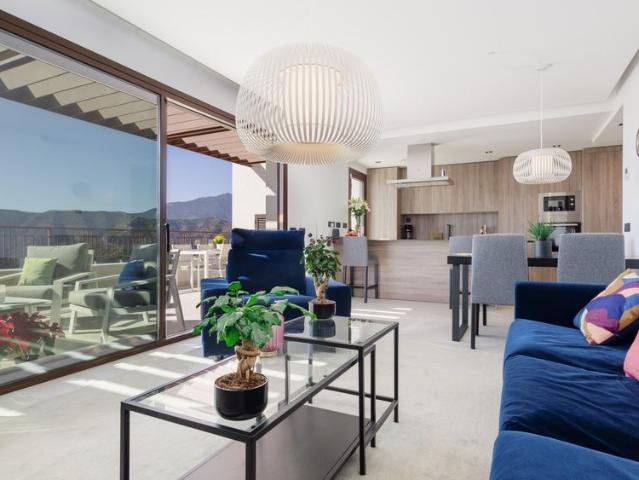 Luxury 3 bedroom penthouse Almazara Hills with sea views Costa del Sol