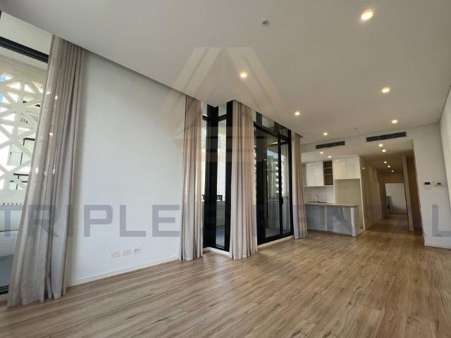 Luxury 3 Bedroom + Study Area Apartment For Rent!