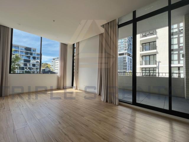 Luxury 3 Bedroom + Study Area Apartment For Rent!