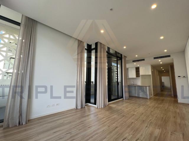 Luxury 3 Bedroom + Study Area Apartment For Rent!