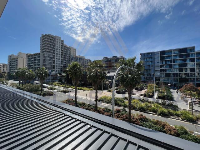 Luxury 3 Bedroom + Study Area Apartment For Rent!
