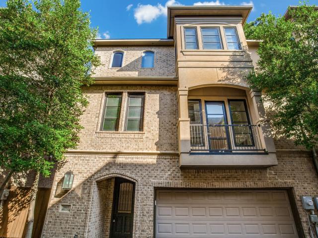 Luxury 3 Bedroom Townhome in Oak Lawn – 3805 Holland Ave, Dallas, TX 75219