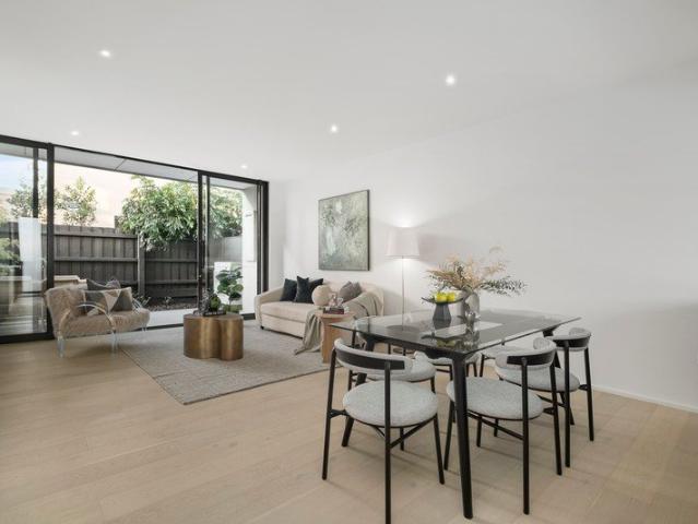 Luxury 3 Bedroom Townhouse in Hawthorn Move In Today