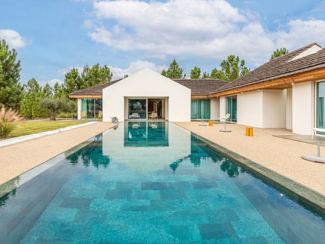 LUXURY 3 BEDROOM VILLA Single Level Home AN INVITATION TO REFINEMENT IN THE STUNNING COMPORTA