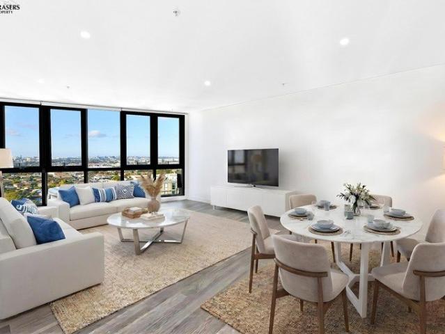 LUXURY 3 BEDROOM + 2 BATHROOM APARTMENT WITH STUNNING VIEWS, LOCATED ON LEVEL 21