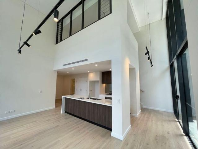 Luxury 3 Beds apartment