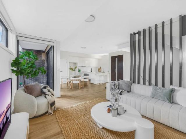 LUXURY 3 BEDS TOWNHOUSE! PERFECT FOR FAMILY OCCUPIERS! PRIME LOCATION IN HEART OF MIRANDA! MUST INSPECT