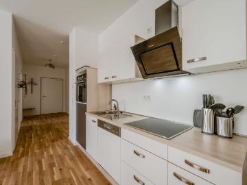 Luxury 3 room Apartment I Roofed Balcony I Family friendly I next to Mercedes I Stuttgart I Kitchen I Home Office