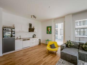Luxury 3 room Apartment I Roofed Balcony I Family friendly I next to Mercedes I Stuttgart I Kitchen I Home Office, Boblingen Amsterdam Apartments for Rent