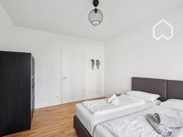 Luxury 3 room Apartment I Roofed Balcony I Family friendly I next to Mercedes I Stuttgart I Kitchen I Home Office, Boblingen Amsterdam Apartments for Rent