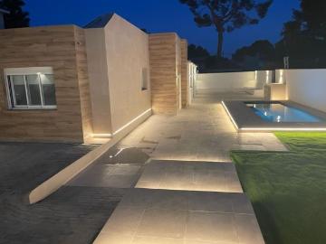Luxury 3 room Detached House for rent in Paterna, Spain