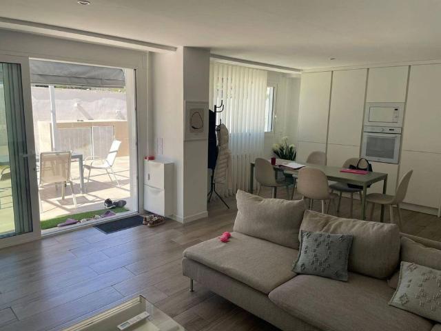 Luxury 3 room Detached House for rent in Paterna, Spain