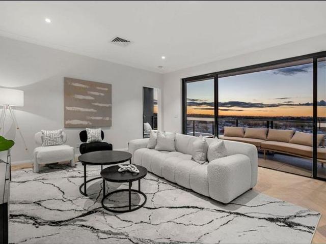 Luxury 3x3 Double Story Penthouse in Subiaco