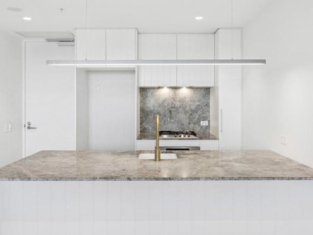 Luxury 18th Floor Living in Prestigious Milton Residence