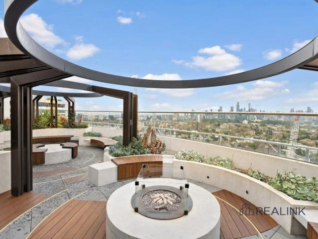 Luxury 19th Floor Living in Iconic Yarra One, South Yarra