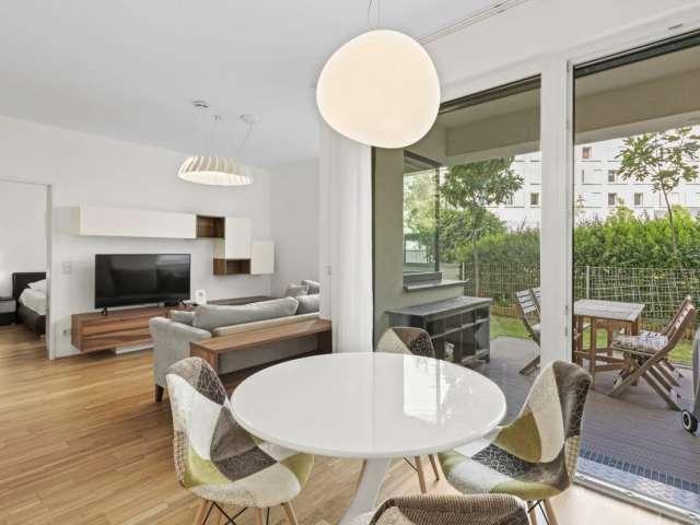 Luxury 1 bedroom apartment with private garden